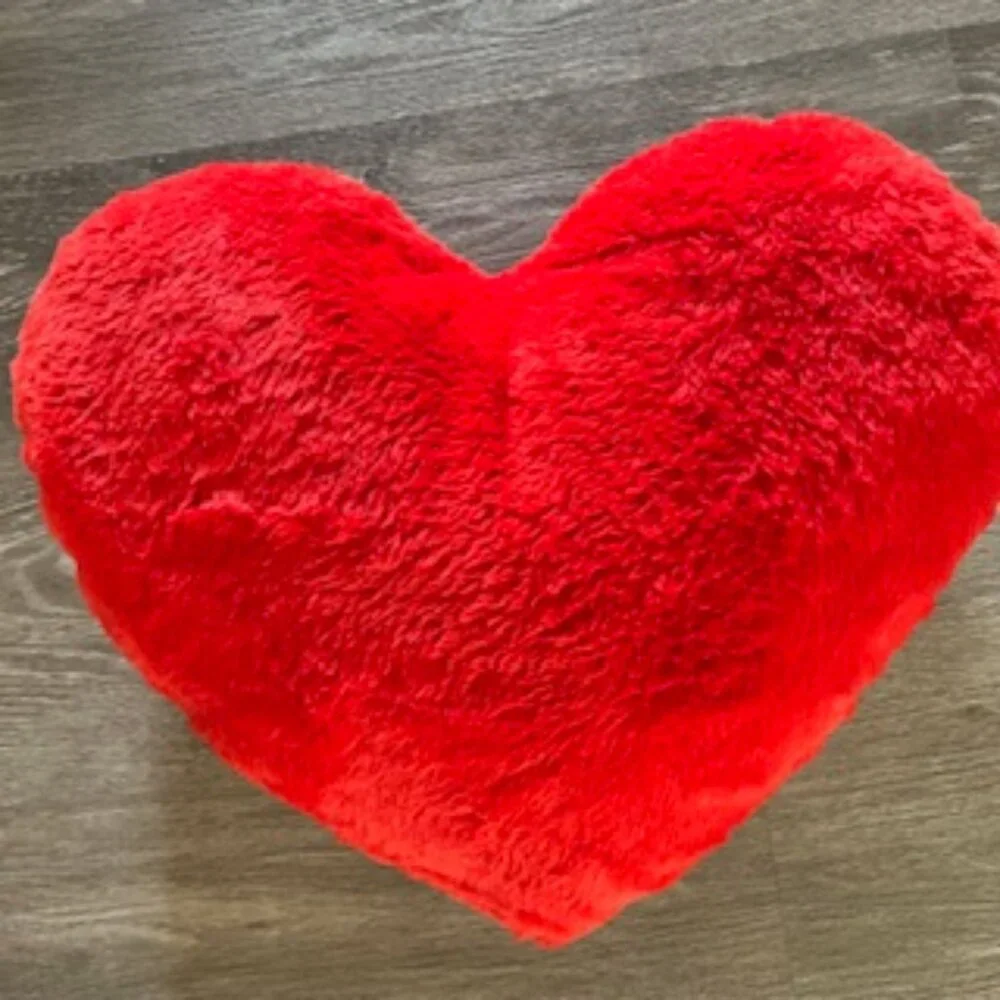 🧡3/15 Fuzzy Red Heart-Shaped Throw Pillow